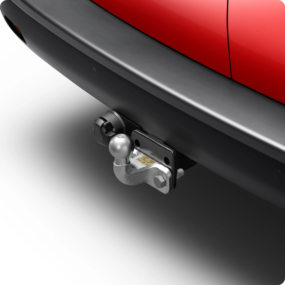 Rear exterior close‑up view of a Citroën Jumpy tow bar, showing towing capability and practical vehicle equipment.
