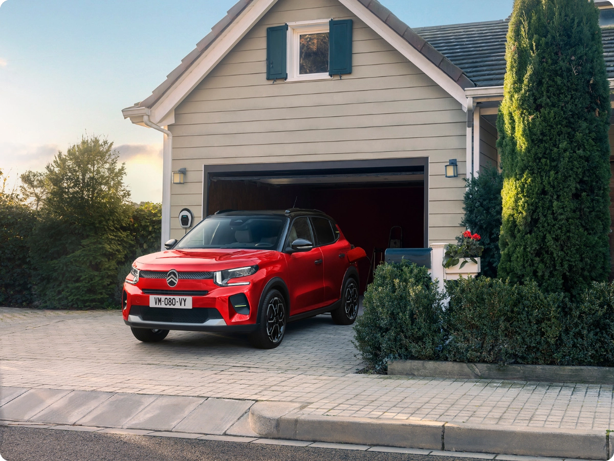 Front three‑quarter outdoor view of Citroën ë‑C3 electric SUV showcasing modern design for confident, efficient and affordable urban mobility.