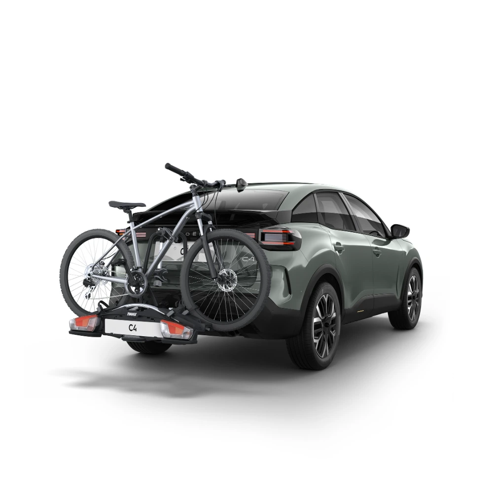 Side view of Citroën C3 with roof bars showing increased loading versatility for practical, flexible and everyday outdoor mobility.