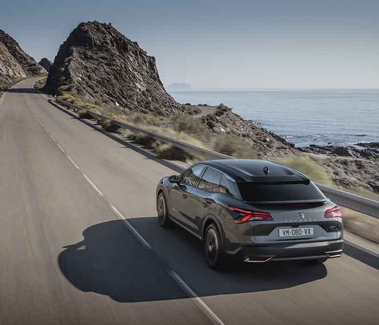 Citroën C5 X en la carretera