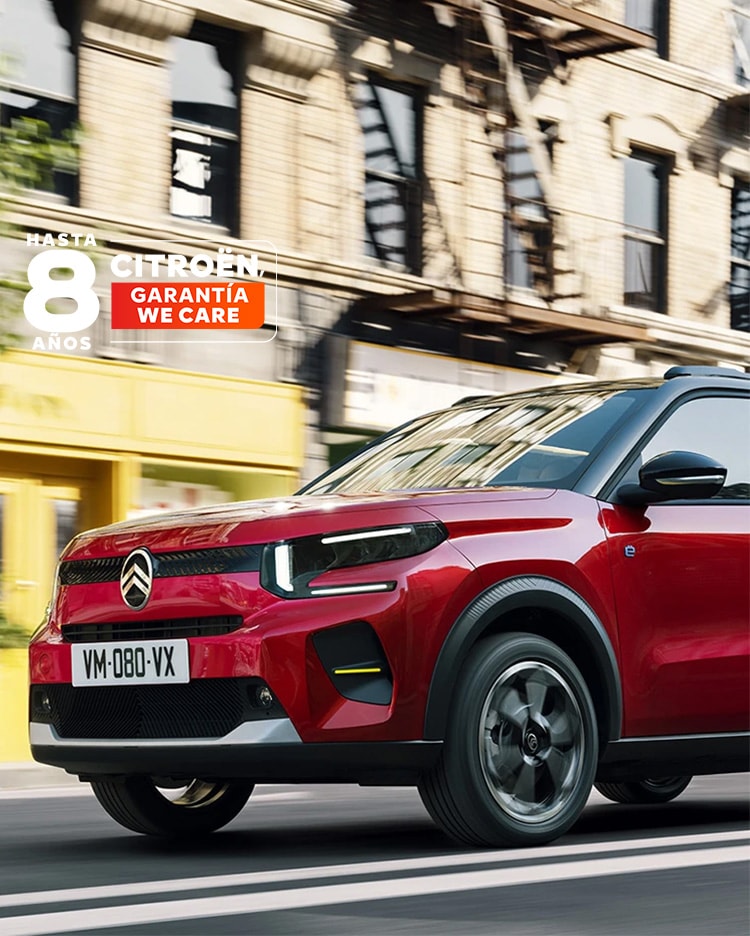 2 New ë-C3 driving in the city